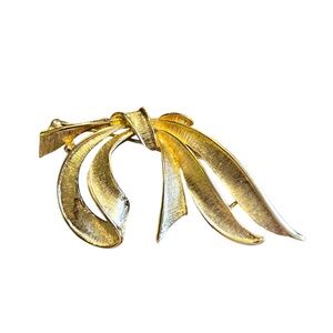 Napier Gold Tone Ribbon Brooch